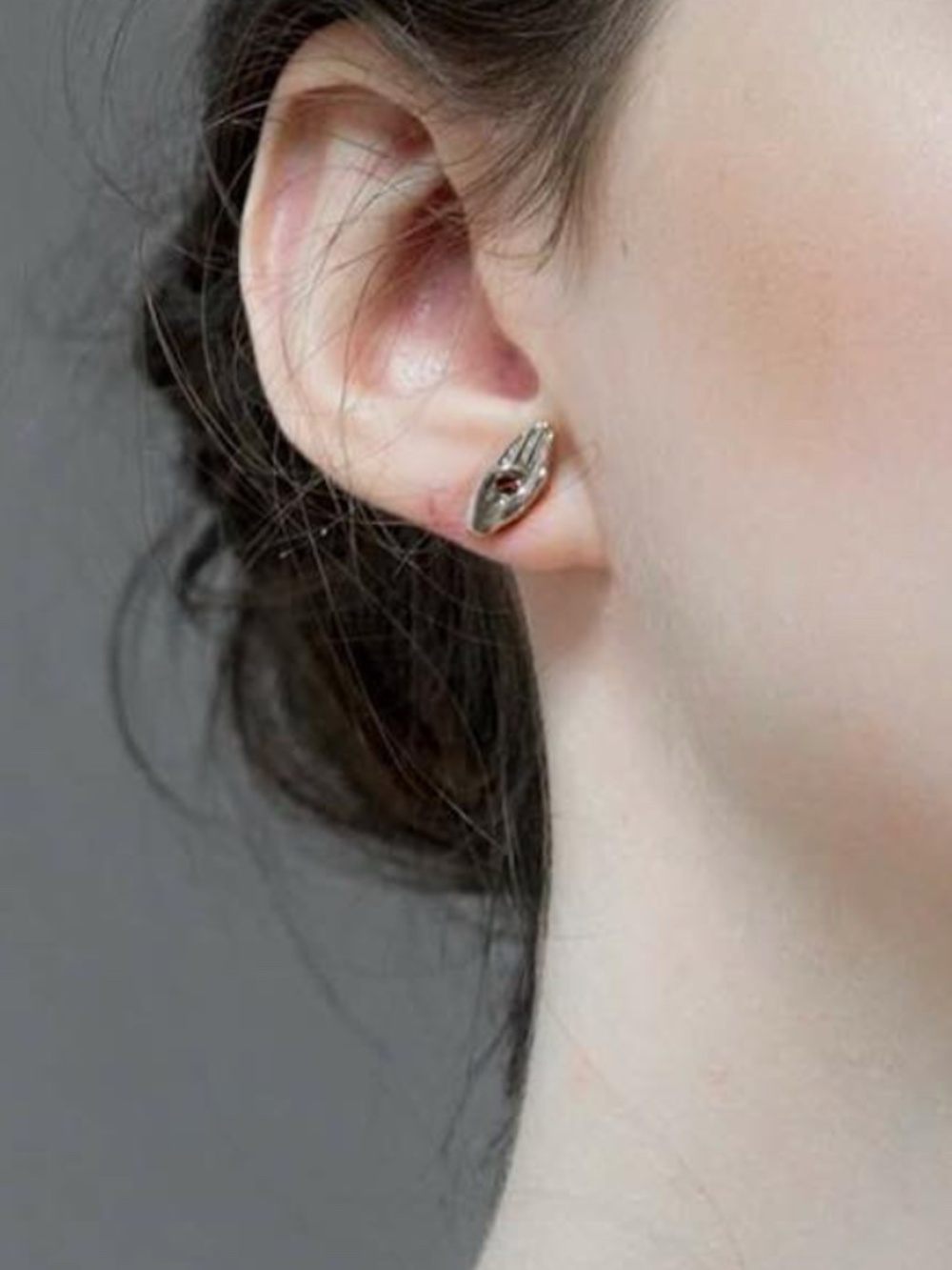 silver stud earrings little hands with red little stones